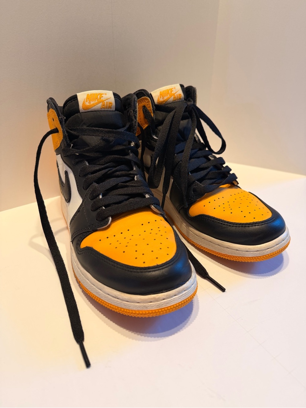 Nike Air Jordan 1 Mid - Black, Yellow, White